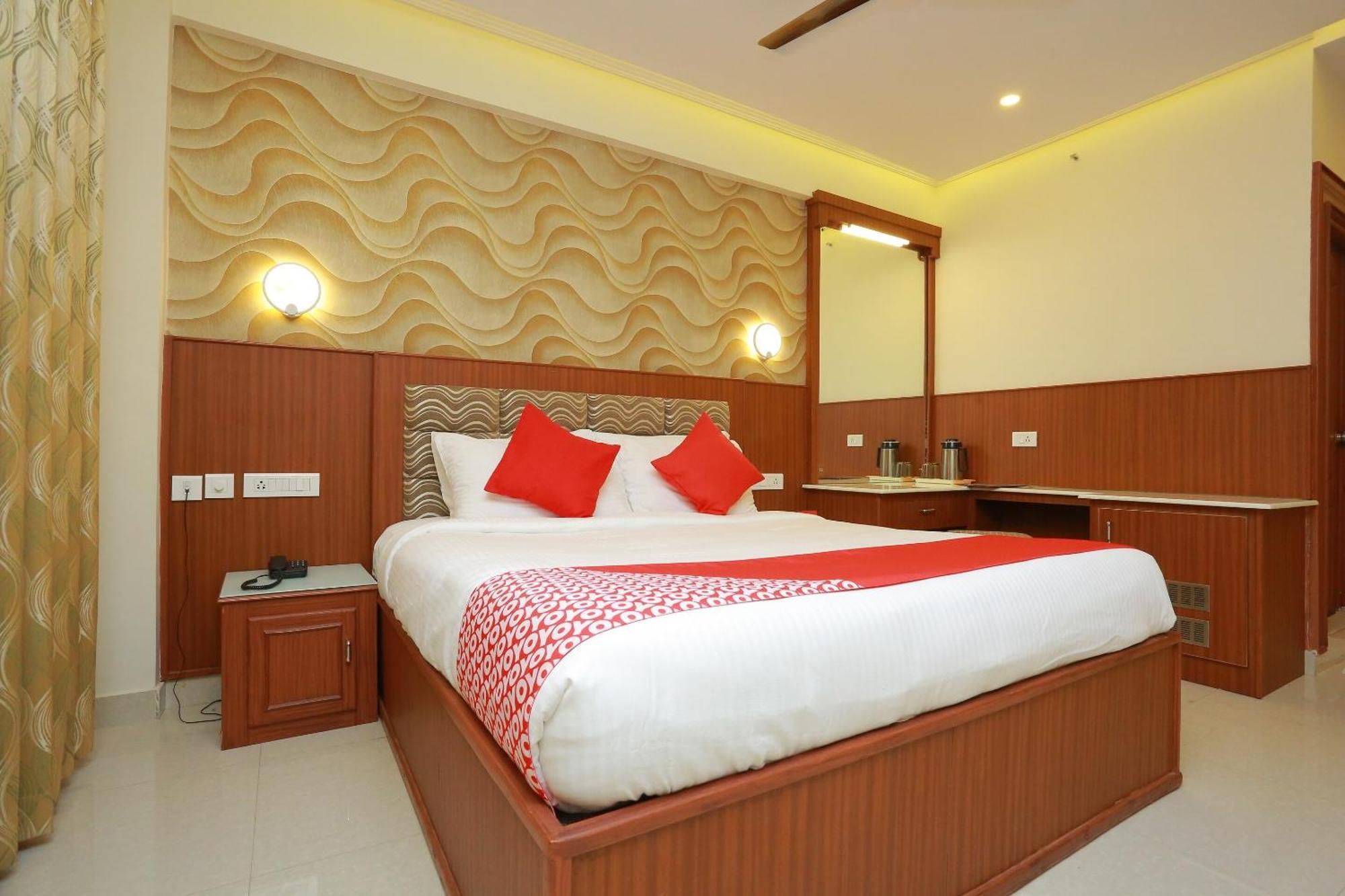Capital O Kovilakam Residency Thrissur Exterior foto